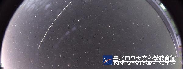  49顆星鏈衛星通過臺灣上空，12日拂曉抬頭可見壯觀奇景！/ 台銘新聞網