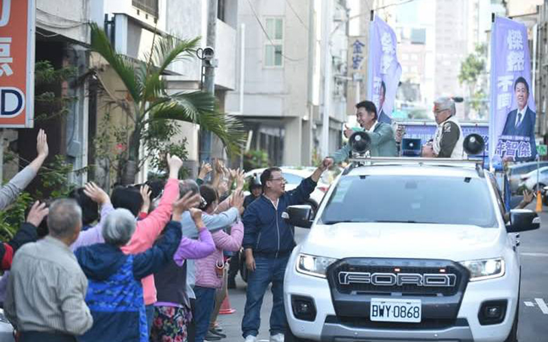 「全民市長」  高市長初選倒數11天  許智傑掃街，展現基層紮實爆發力 