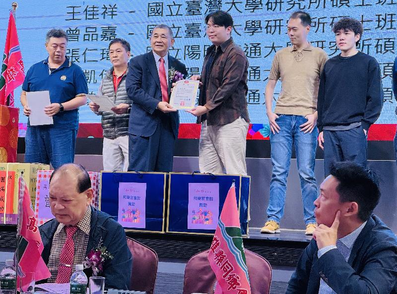   高雄縣同鄉會會員大會        李榮宗眾當選新任理事長