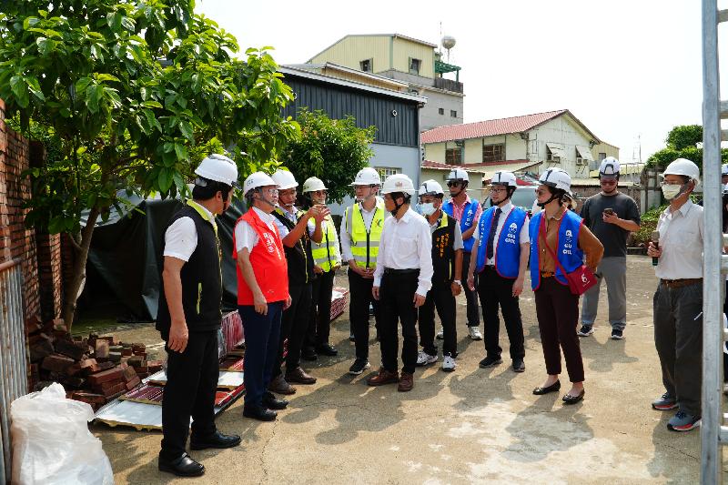 正修科大協助修繕風損家園  獲教育部張廖萬堅次長表揚 / 台銘新聞網