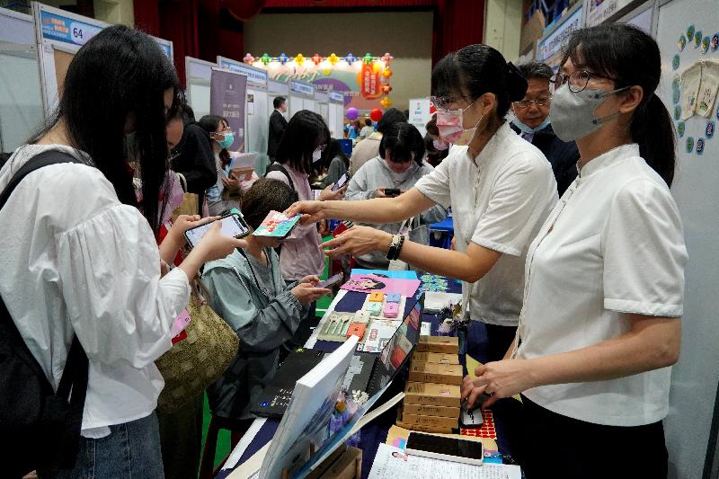   蛇我其誰  正修校園徵才博覽會盛大登場 / 台銘新聞網