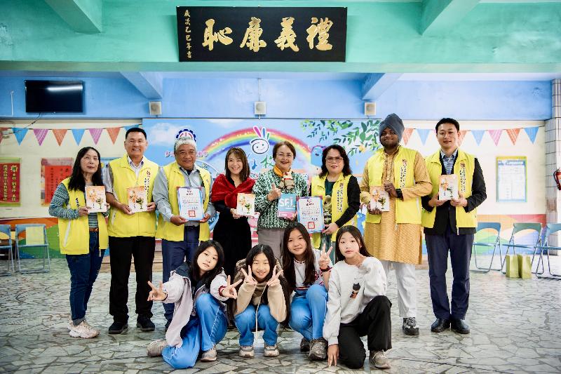 高市小港國小攜手台師大校友會    聖誕揭牌 重塑「禮義廉恥」品格價值