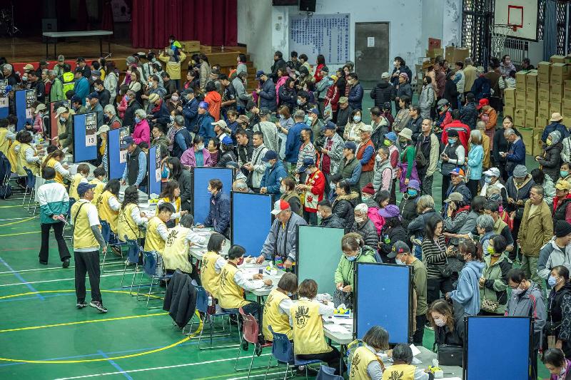 佛光山沒忘記光復鄉民   寒流中送暖 