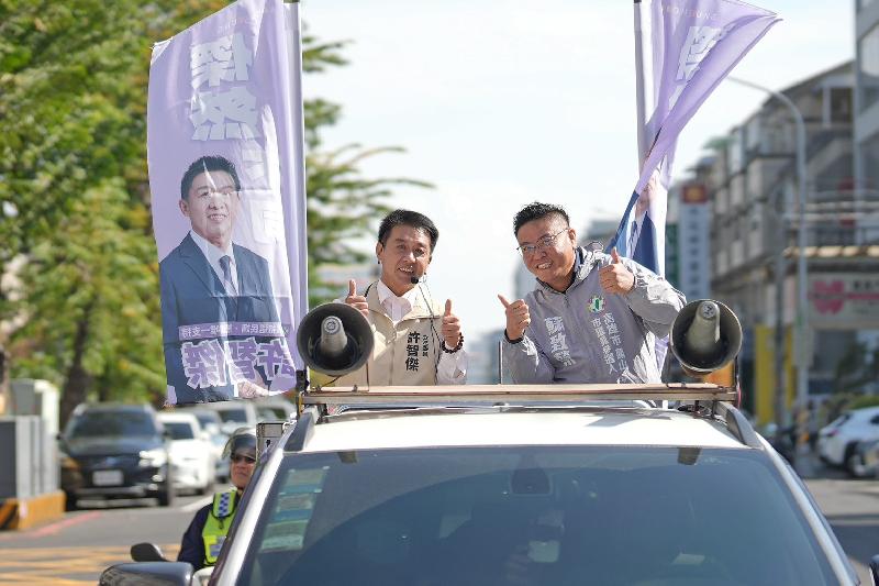  初選最後衝刺回防鳳山　許智傑拋「鳳山經驗」治市藍圖　打造國際高雄