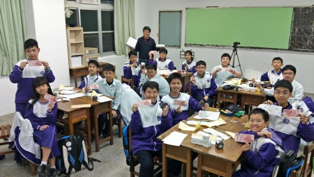林口國中數學老師李政憲 用一張小小摺紙，讓學生愛上數學/台銘新聞網