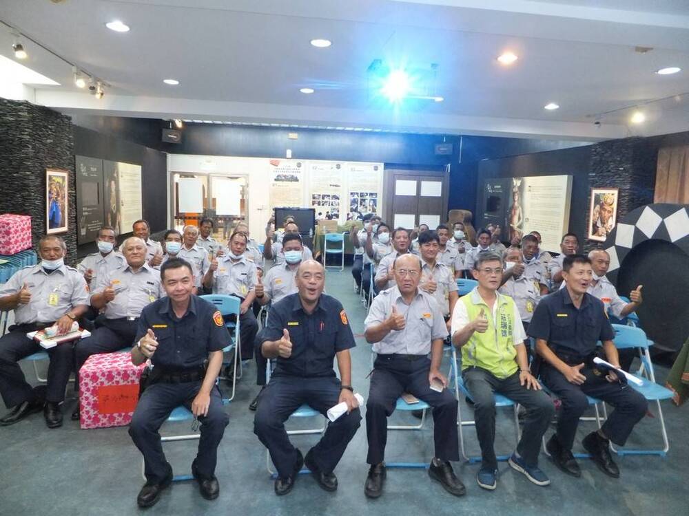 屏東來義山地義勇警察共37名   全員參與基本訓練   /台銘新聞網