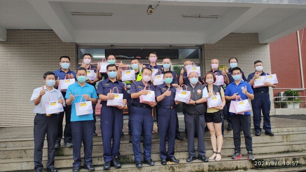 屏東縣潮州警友辦事處   向為父的警察致上最高的敬意/台銘新聞網