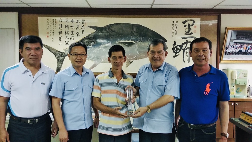 東港漁民熱心出了名，海巡表揚頒發感謝狀/台銘新聞網