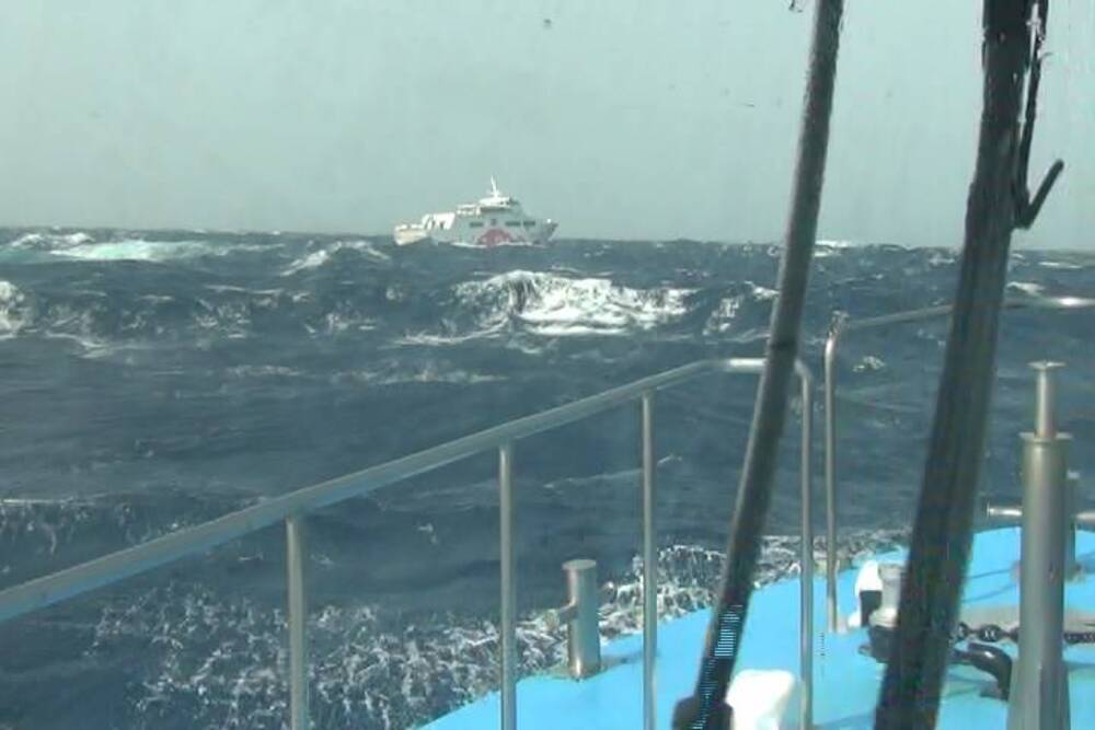 颱風環流影響海象惡劣  客輪金號搭載123人前往蘭嶼途中   海巡署迅速馳援/台銘新聞網