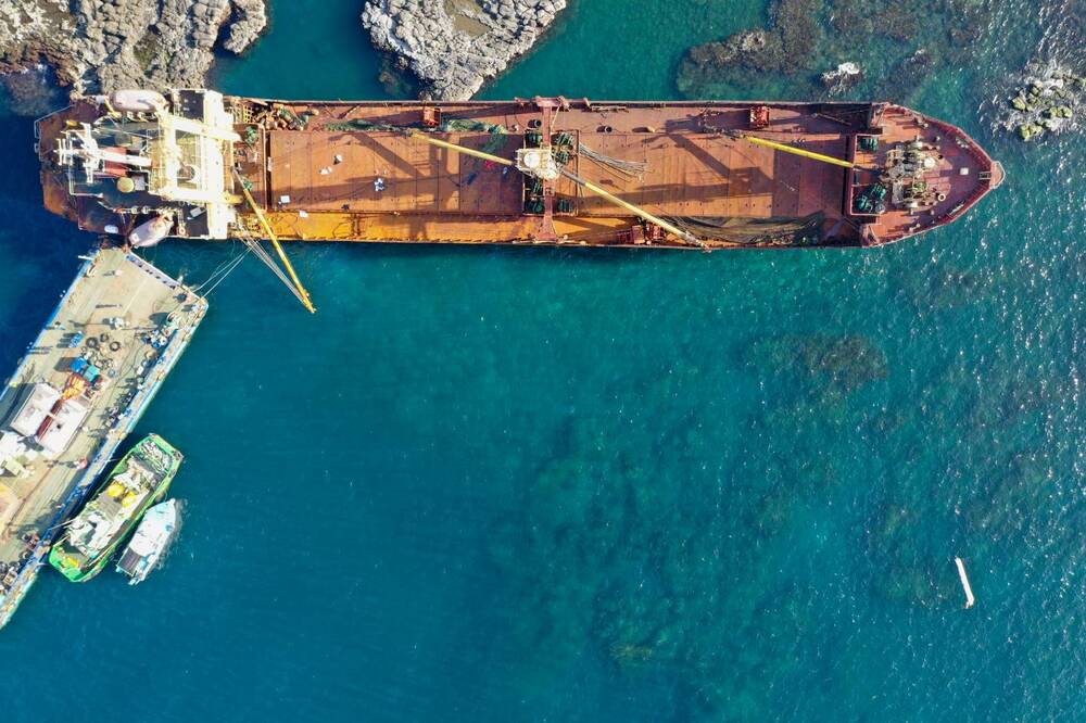 航港局完成擱淺澎湖西吉嶼貨船殘油抽除，解除海洋污染危機/台銘新聞網